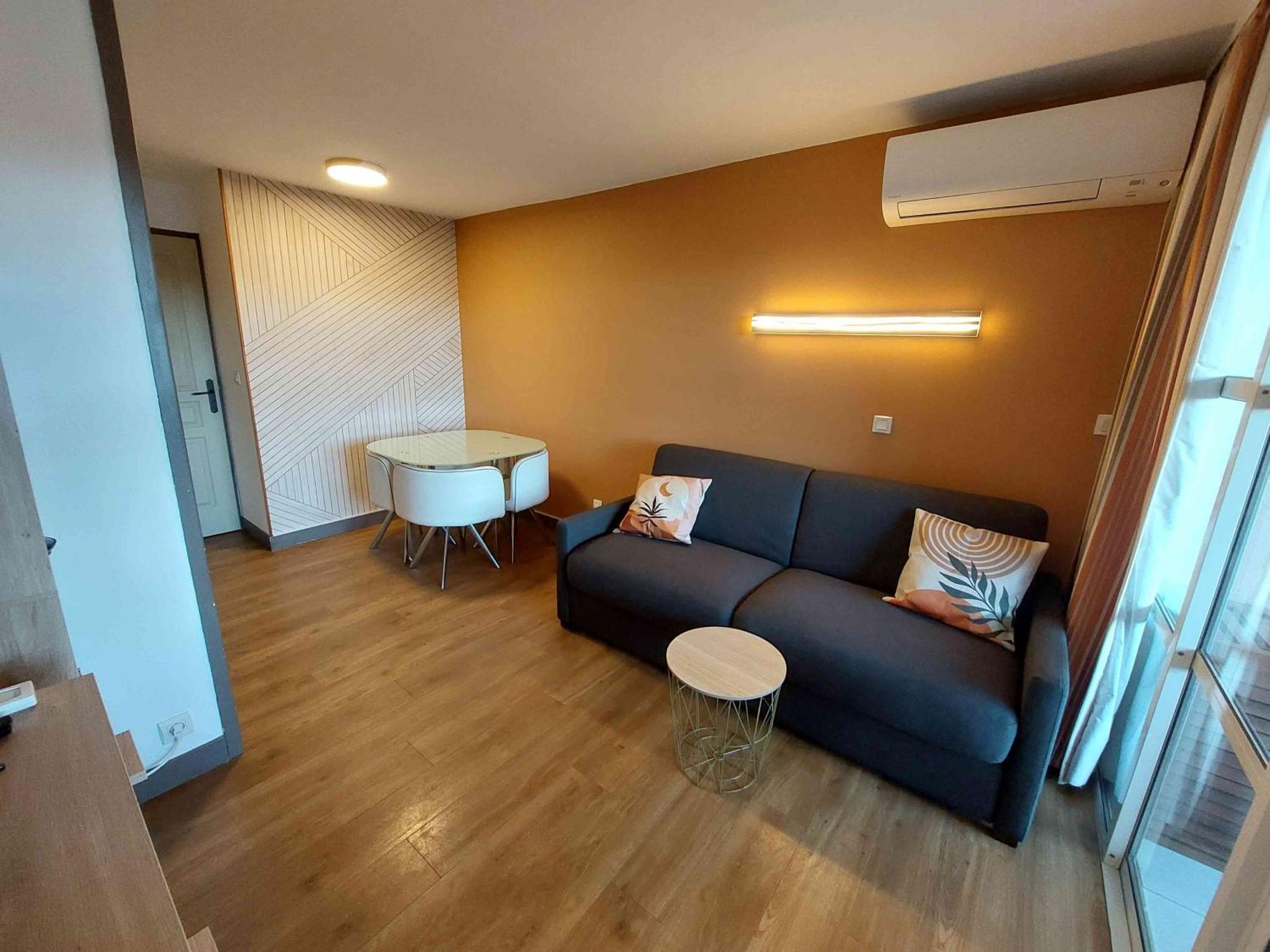 Cap Esterel Appartement Climatise Dans Le Centre Du Village Vacances Drammont Luaran gambar