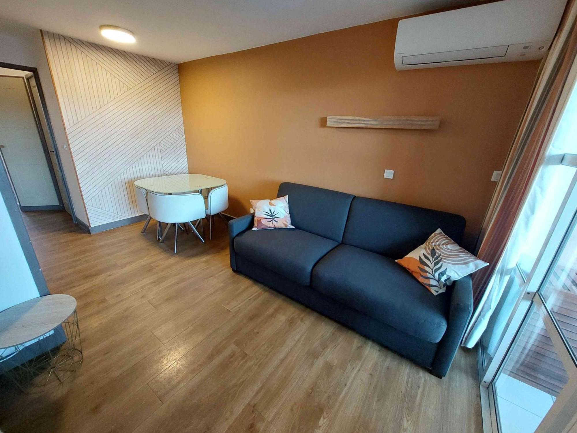 Cap Esterel Appartement Climatise Dans Le Centre Du Village Vacances Drammont Luaran gambar