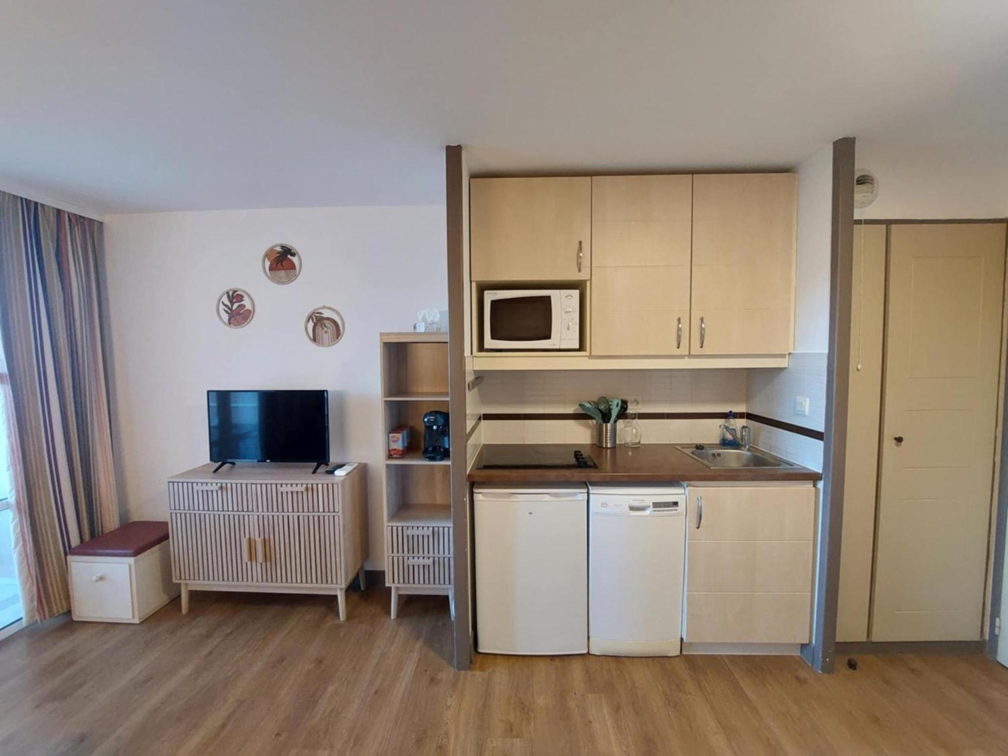 Cap Esterel Appartement Climatise Dans Le Centre Du Village Vacances Drammont Luaran gambar