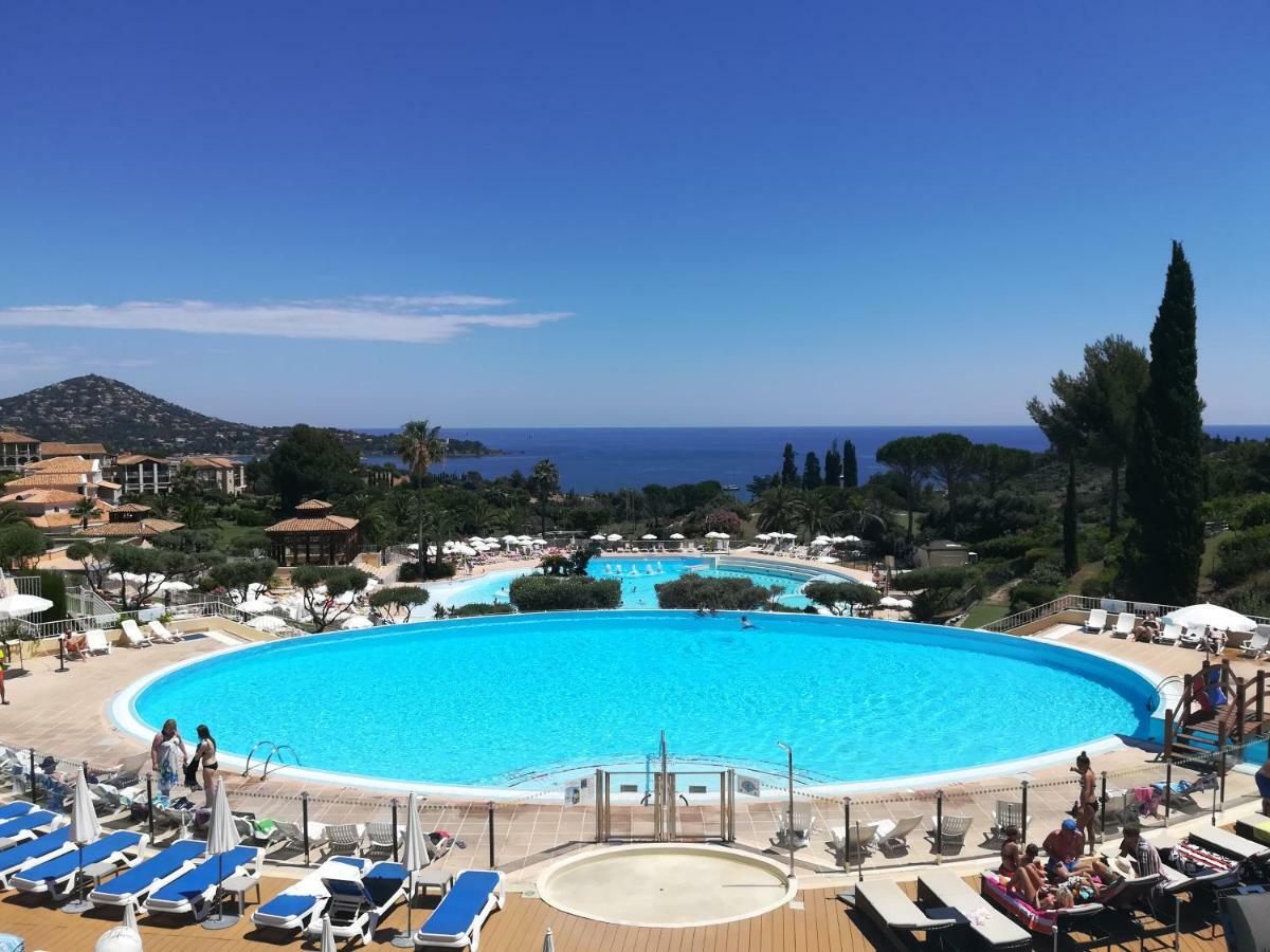 Cap Esterel Appartement Climatise Dans Le Centre Du Village Vacances Drammont Luaran gambar