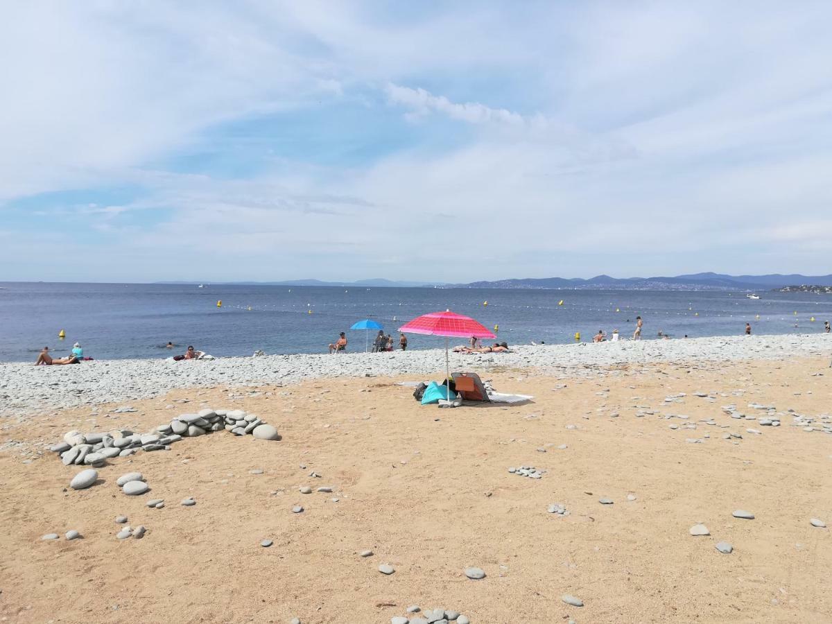 Cap Esterel Appartement Climatise Dans Le Centre Du Village Vacances Drammont Luaran gambar