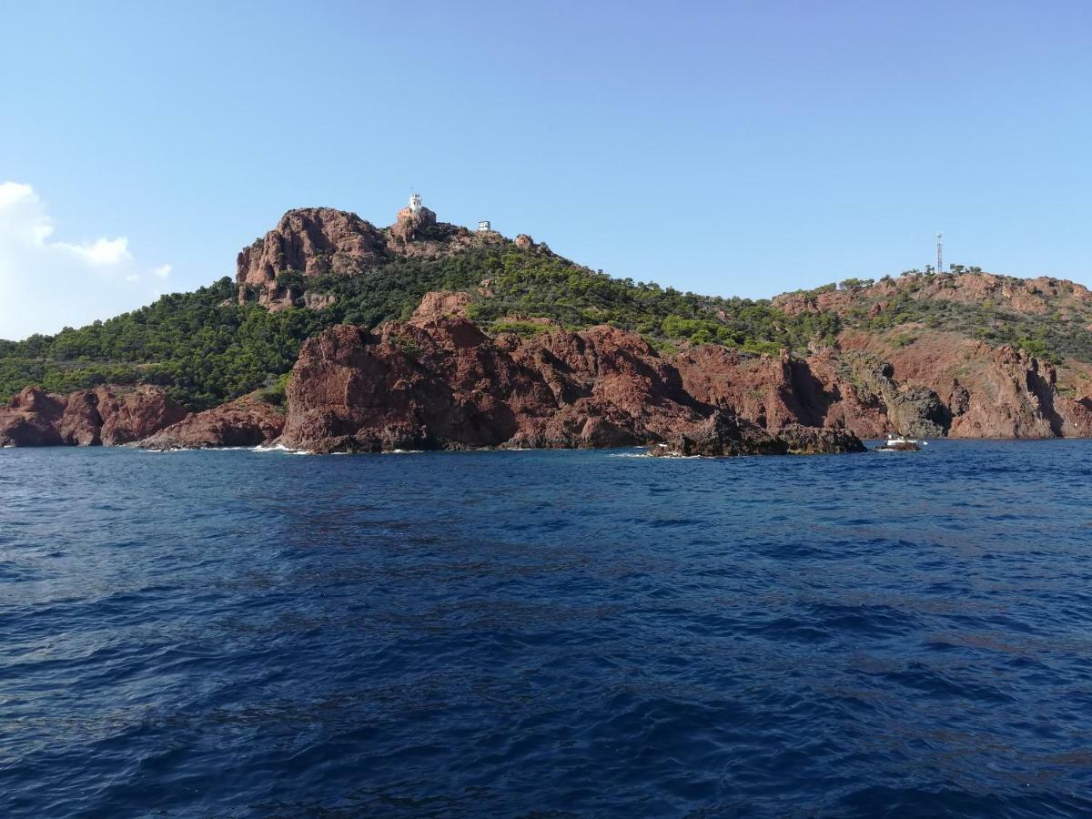 Cap Esterel Appartement Climatise Dans Le Centre Du Village Vacances Drammont Luaran gambar